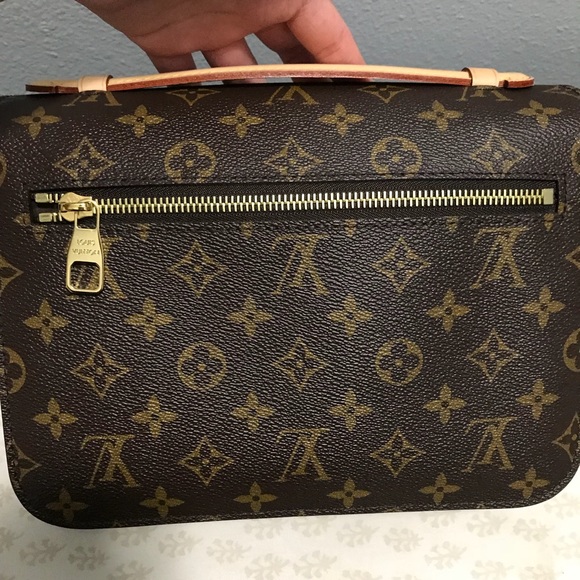 Louis Vuitton Pochette Metis - Picture 5 of 5